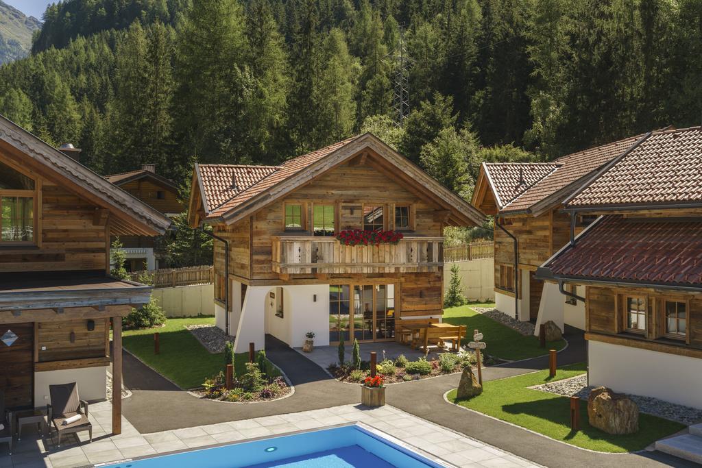 Wellnesshuettendorf Wiese Sankt Leonhard im Pitztal Esterno foto