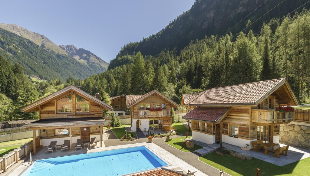 Wellnesshuettendorf Wiese Sankt Leonhard im Pitztal Esterno foto