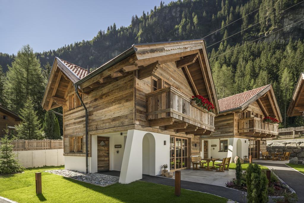 Wellnesshuettendorf Wiese Sankt Leonhard im Pitztal Esterno foto